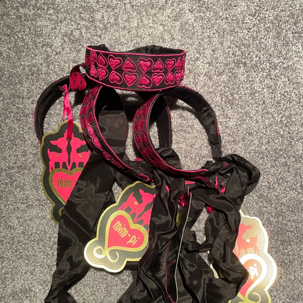 NWT Mim Pi Heart Head Band with Black Satin Tie